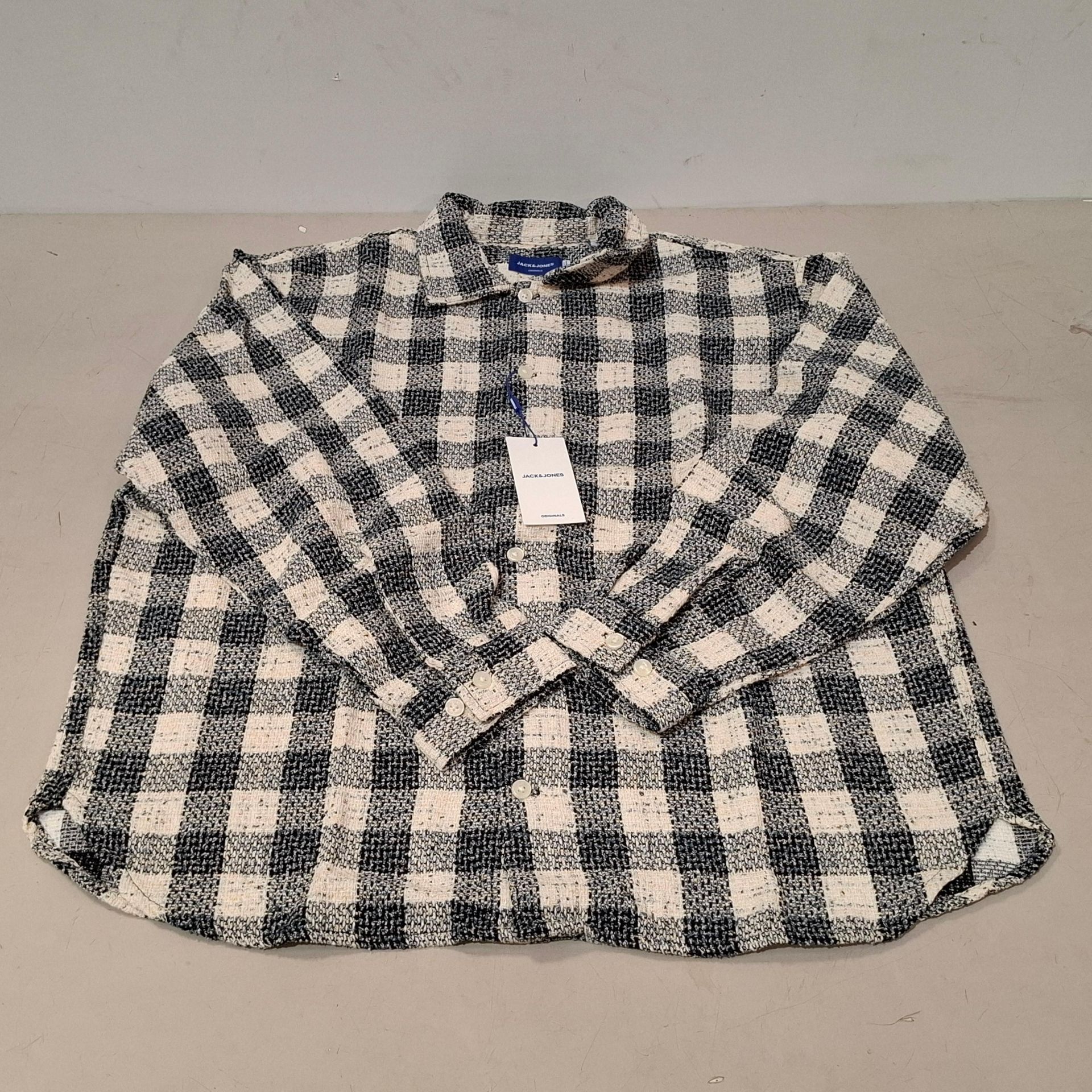 20 X BRAND NEW JACK & JONES BOUCLE LONG SLEEVE  SHIRT IN WHITE / NAVY BLUE IN SIZE MEDIUM AND LARGE