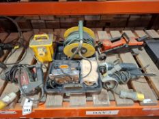 7 X PIECE MIXED TOOL LOT TO INCLUDE 1X HILTI SDS 110V HAMMER DRILL - 1X 110C TRANSFORMER