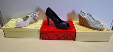 56 X BRAND NEW MIXED SHOES LOT TO INCLUDE SABATINE  PEEP- TOE STILETTO HEEL IN SILVER
