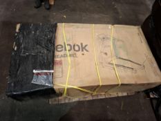 1 X 1 X REEBOK GT40S TREADMILL IN BLACK IN ONE BOX (NOTE CUSTOMER RETURNS UNKNOWN CONDITION )
