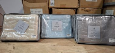47 X BRAND NEW NIMSAY HOME COTTON BLANKETS / THROW 17 X IN CREAM , 10 X IN LIGHT BLUE