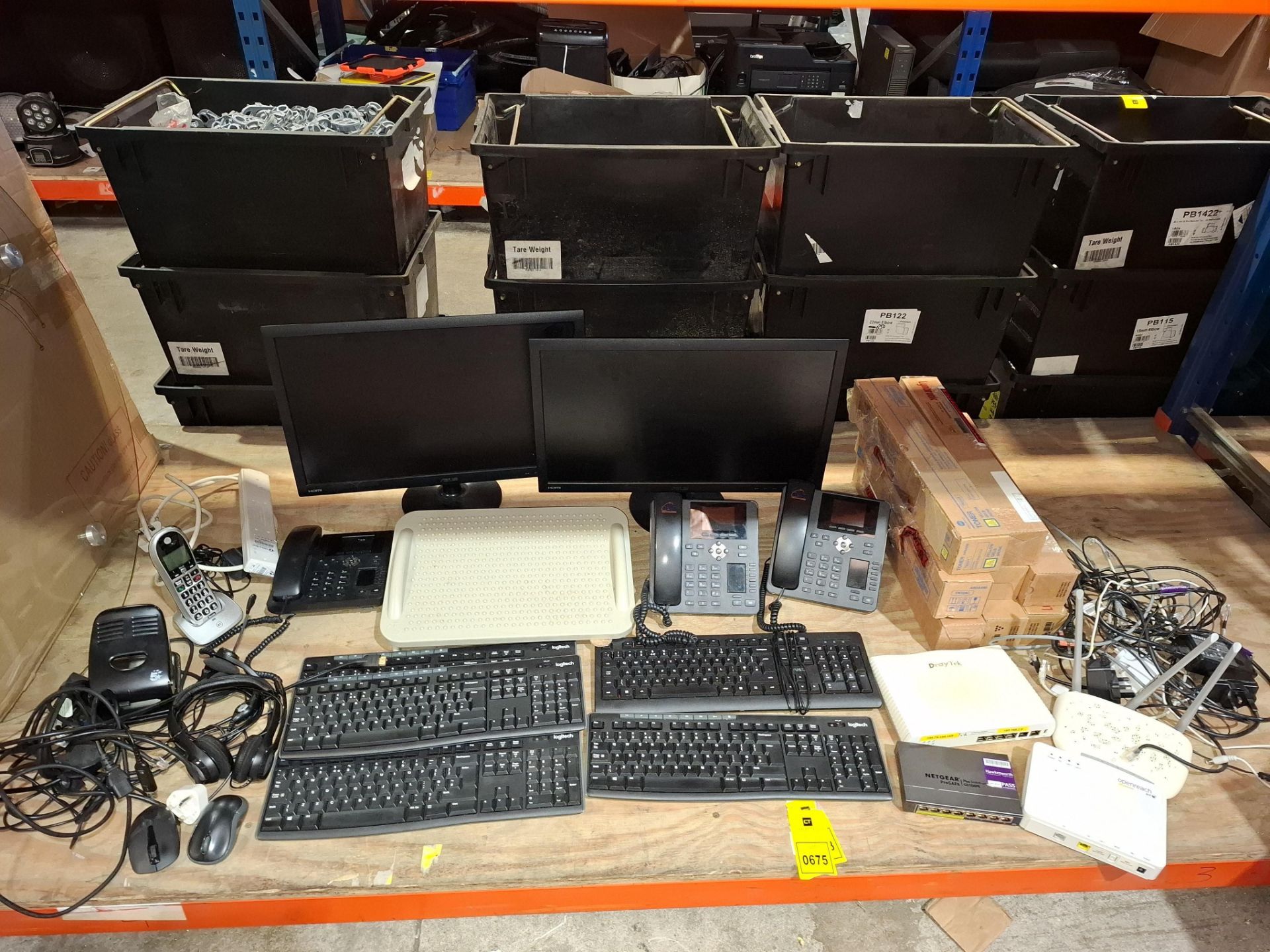 25 X MIXED OFFICE EQUIPMENT LOT TO INCLUDE HDMI MONITORS , LOGITECH KEYBOARDS , OFFICE PHONES KONICA
