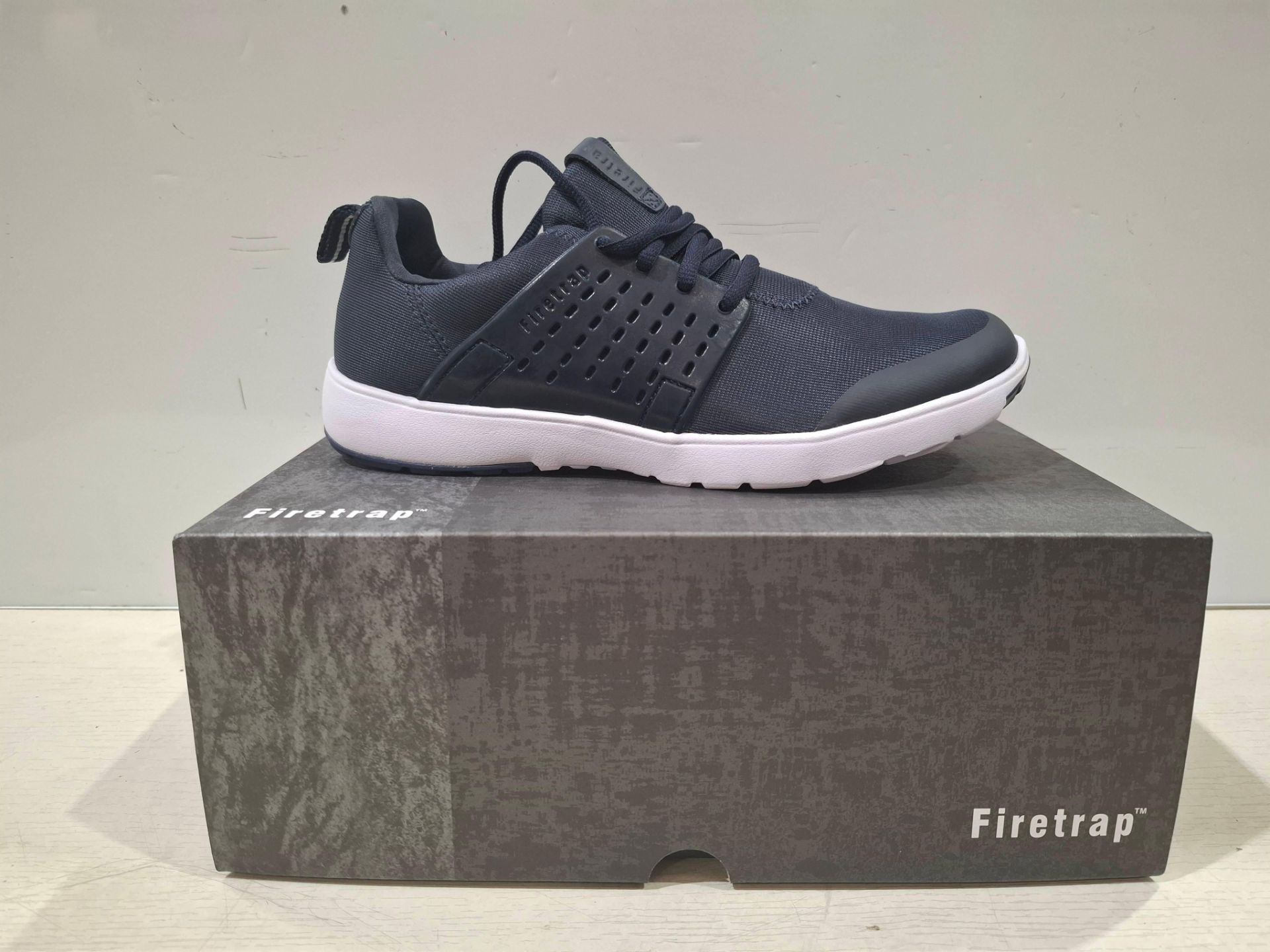 50 X BRAND NEW SIR ALEX 71 TRAINERS IN NAVY/WHITE IN SIZE UK 5 IN 5 BOXES