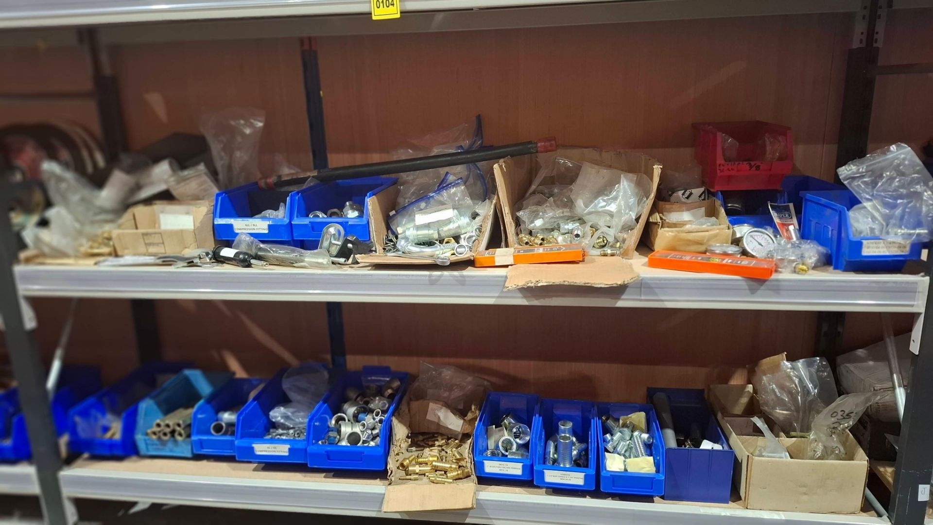 LARGE AMOUNT OF MIXED TOOL LOT TO INCLUDE VARIOUS COMPRESSION FITTINGS , C.K 8 PIECE TAP AND DIE SET - Image 2 of 3