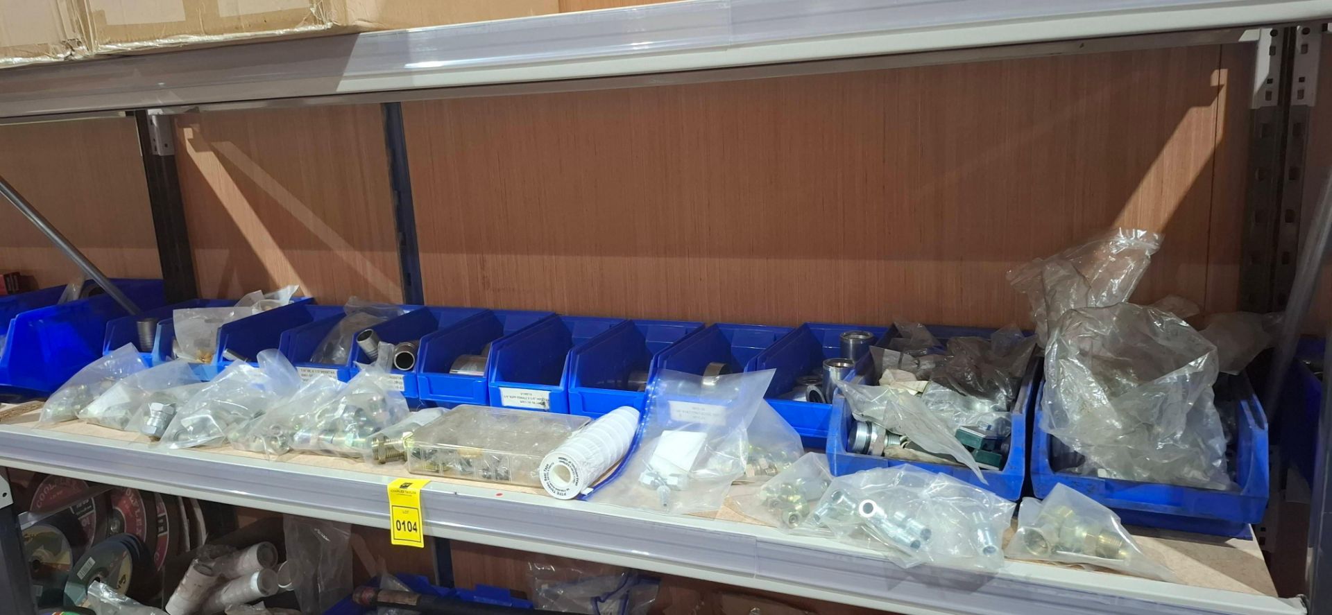 LARGE AMOUNT OF MIXED TOOL LOT TO INCLUDE VARIOUS COMPRESSION FITTINGS , C.K 8 PIECE TAP AND DIE SET - Image 3 of 3