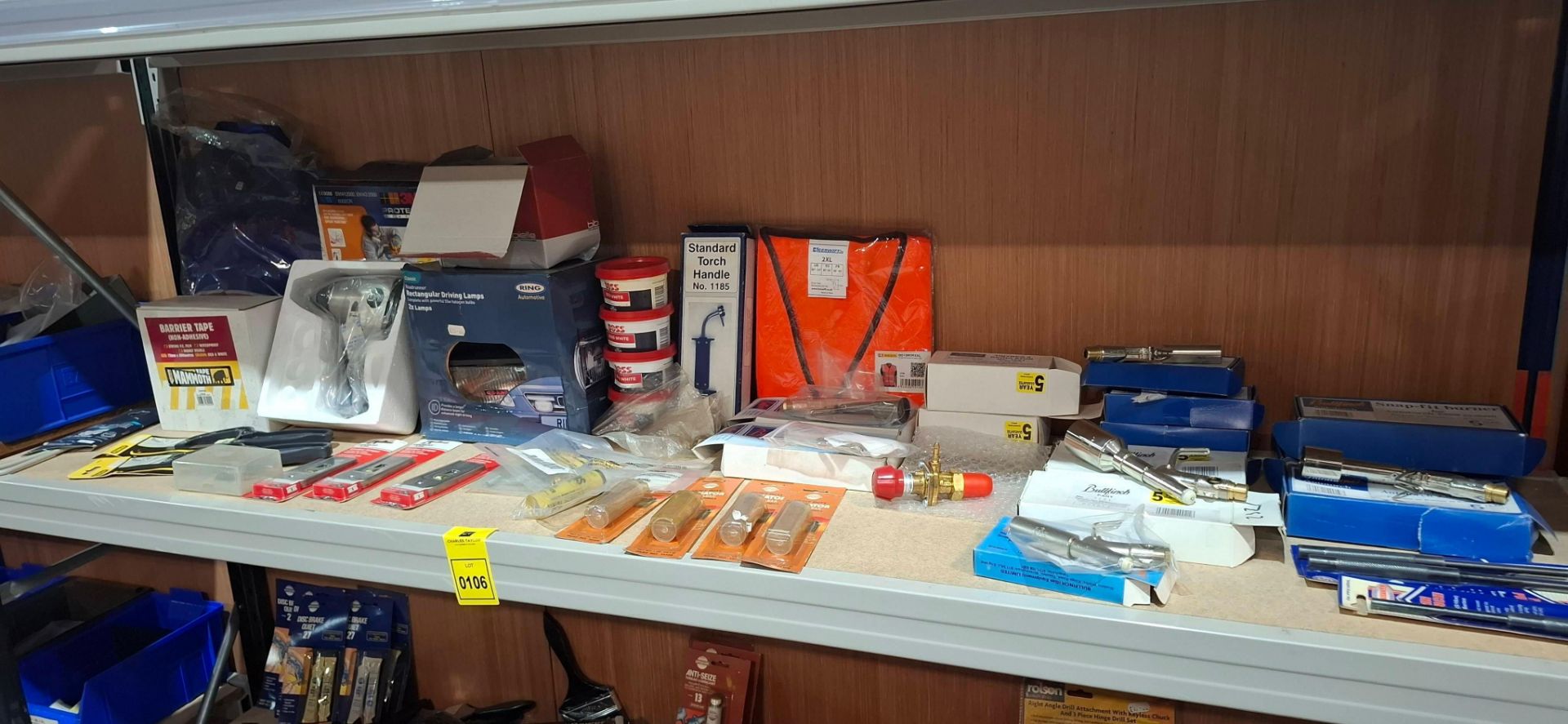 LARGE AMOUNT OF MIXED TOOL LOT TO INCLUDE ANTI-SEIZE THREAD LUBRICANT TYPE 13 , CHICAGO PNEUMATIC - Image 3 of 3