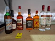 7 X MIXED ALCOHOL LOT TO INCLUDE 2 X SMIROFF VODKA 1L , 1 X FIREBALL CINNAMON & WHISKEY FLAVOR