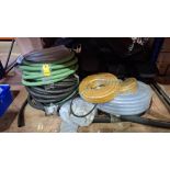 MIXED LOT OF INDUSTRIAL HOSES/TUBING AND ASSORTED COMPONENTS CONTAINING AN AP COMPRESS HOSE RTH-3/4-