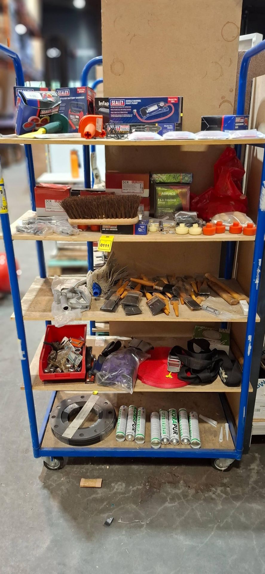 LARGE AMOUNT OF MIXED TOOL LOT TO INCLUDE SEALEY AIR DIE GRINDER , VARIOUS STAINLESS BRUSHES ,