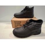 30 X BRAND NEW PAIRS OF CONTRACTOR SAFETY FOOTWEAR LITHIUM STEEL TOE CAP BOOTS IN BLACK IN SIZE 11