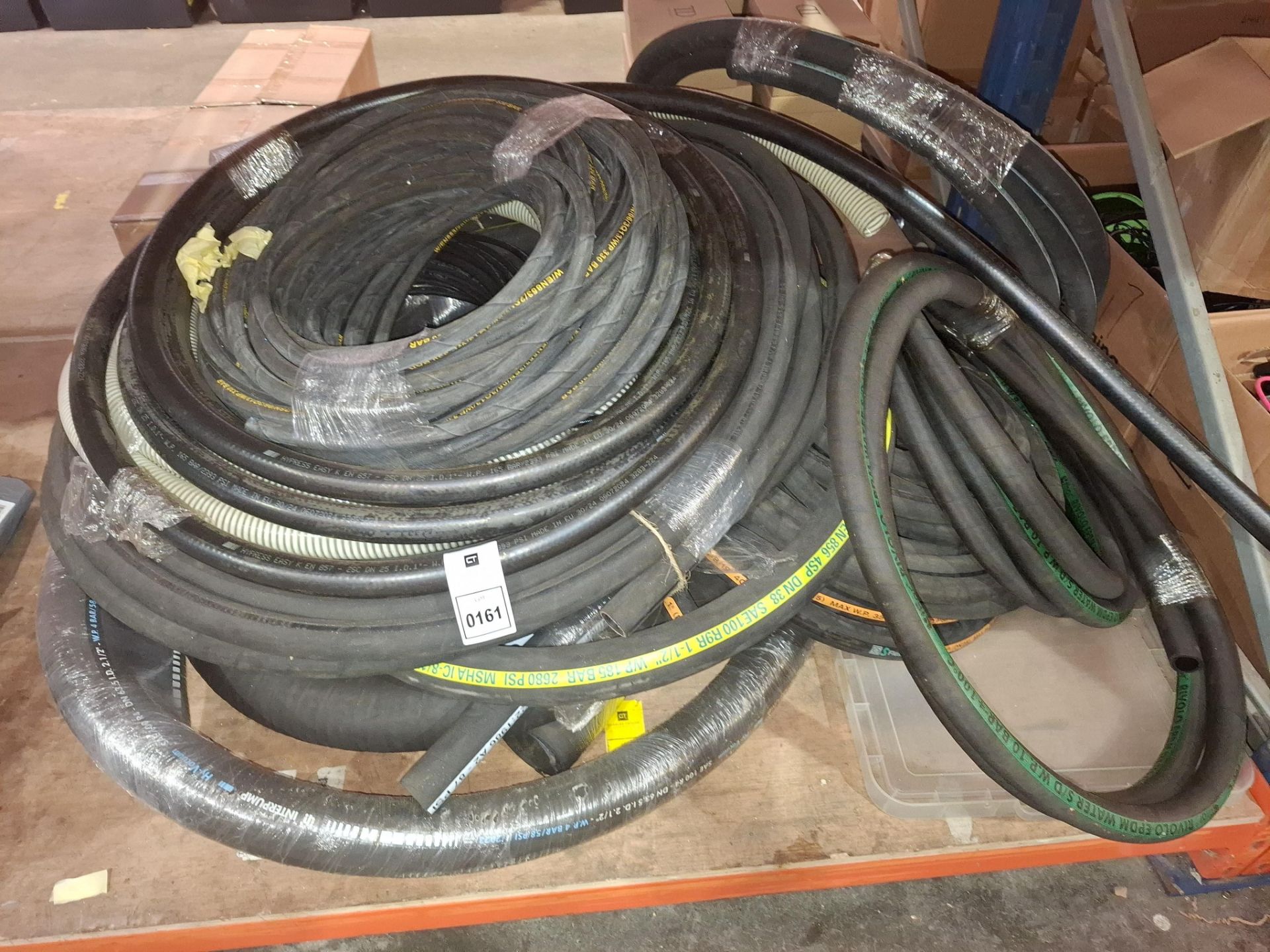 MIXED LOT OF INDUSTRIAL HOSES/TUBING CONTAINING HYPRESS EASY K 165 BAR / 2393 PSI , RIVOLO EPDM WATE