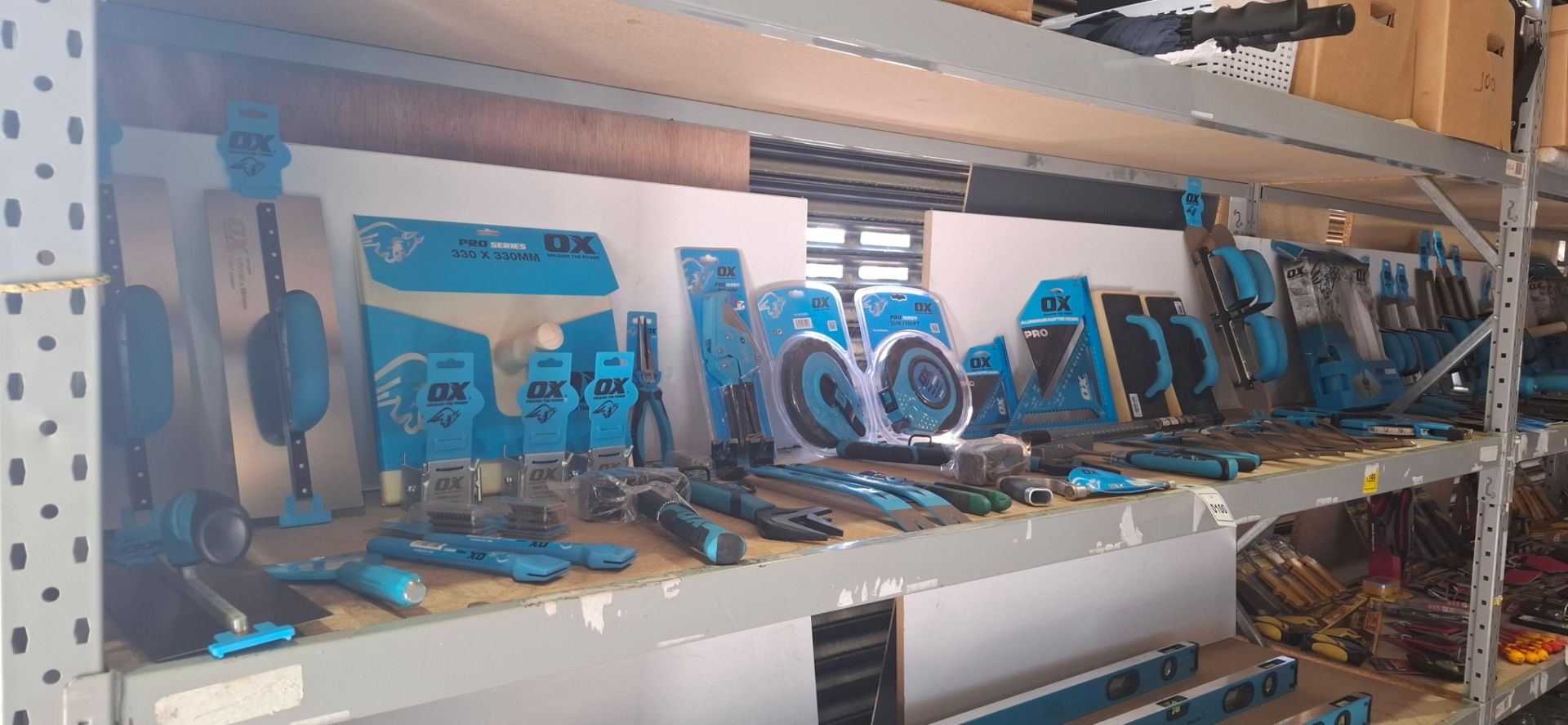42 X BRAND NEW OX TOOL LOT CONTAINING, 4LB CLUB HAMMER, ADJUSTABLE SPANNER 300MM, 8 INCH PLIERS, 16 - Image 2 of 3