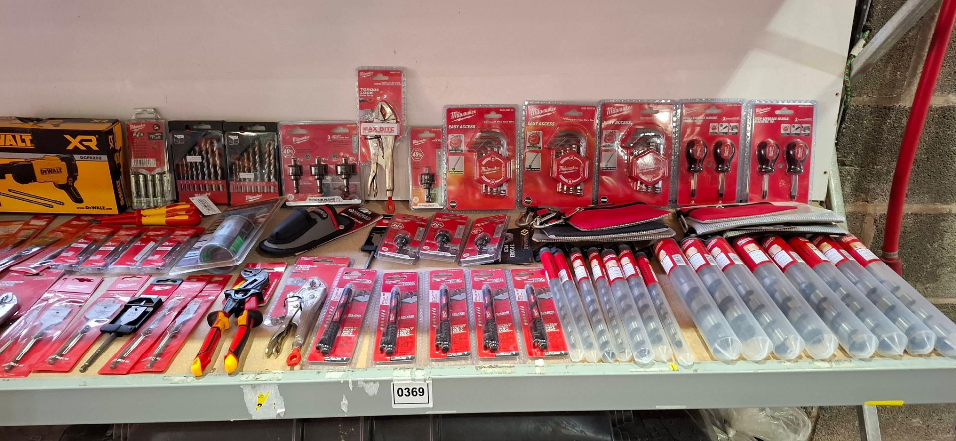90 X BRAND NEW MIXED TOOL LOT CONTAINING, 3 X MILWAUKEE VDE PLIERS, 6 X CK ELECTRICALLY INSULATED SC - Image 3 of 3