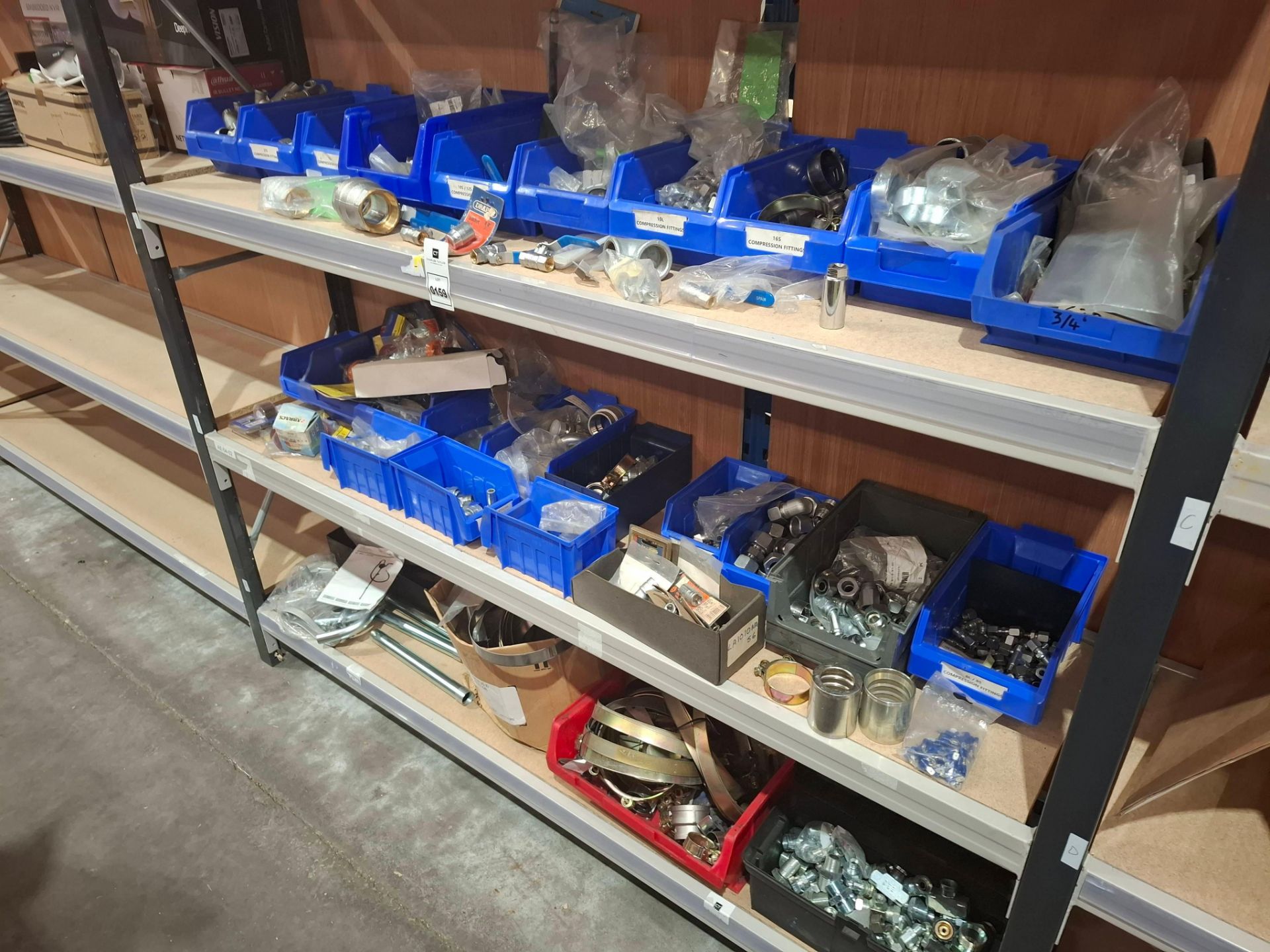LARGE AMOUNT OF MIXED TOOL LOT TO INCLUDE MULTIPLE COMPRESSION FITTINGS IE 10L/15L/16S , VARIOUS HOS - Image 2 of 3