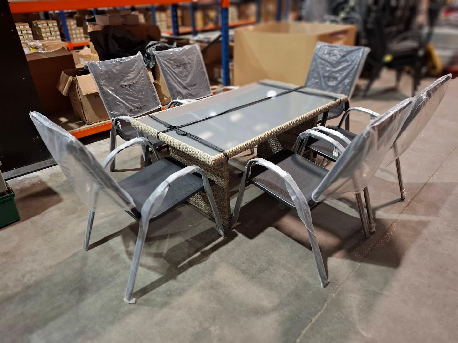 1 X 7 PIECE GARDEN LOT TO INCLUDE 1 X LINEA GLASS TOP TABLE ,  6 X METAL FRAMED STACKABLE  CHAIRS