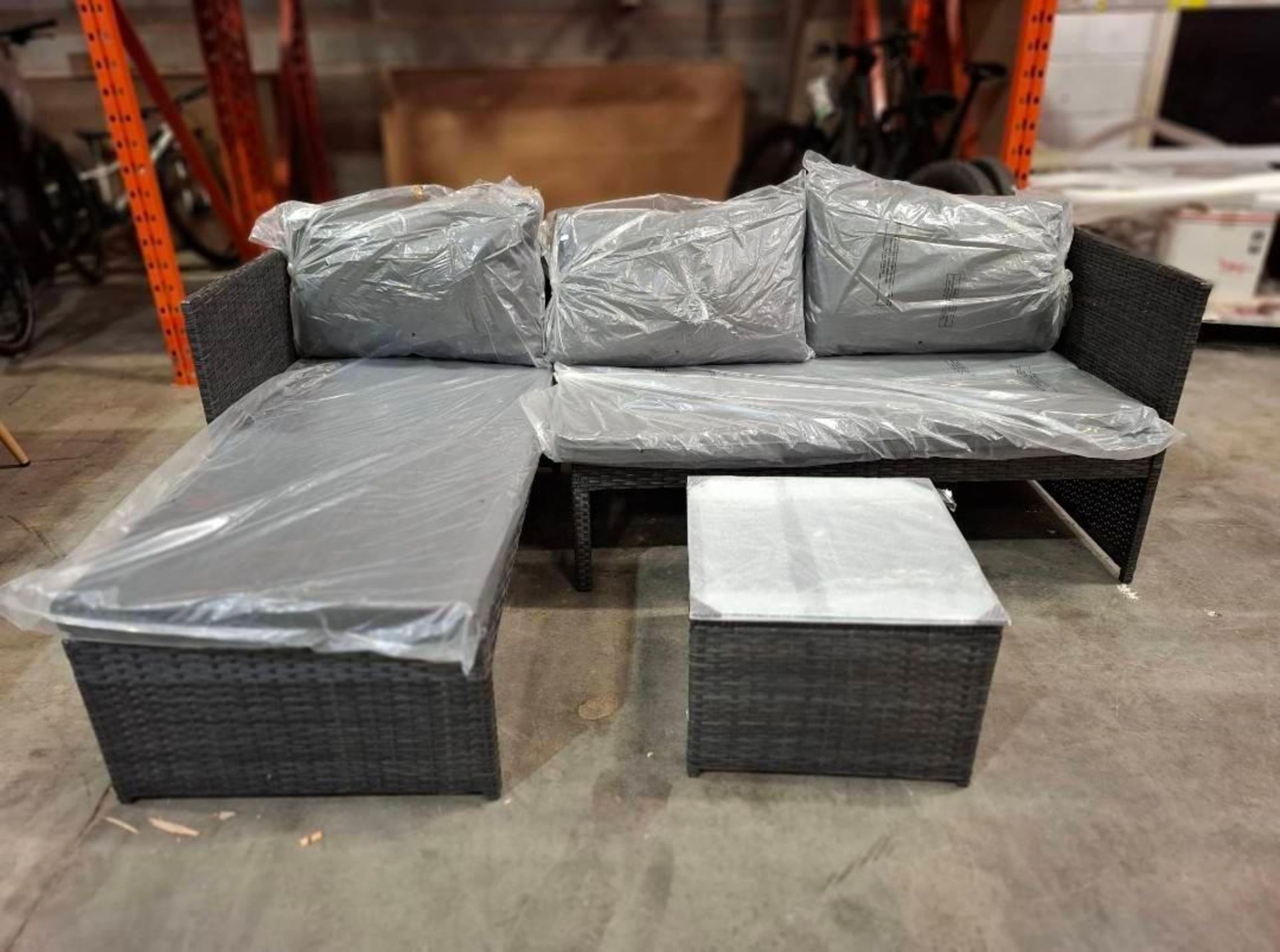 1 X IN BOX KAUAI CORNER RATTAN CHAISE SET TO INCLUDE 1 X LOVE SEAT , 1 X CHAISE , 1 X GLASS TABLE TO