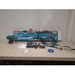 1 X BRAND NEW CORDLESS MAKITA GRASS TRIMMER BATTERY AND CHARGER INCLUDED (BOX DAMAGED) DUR193