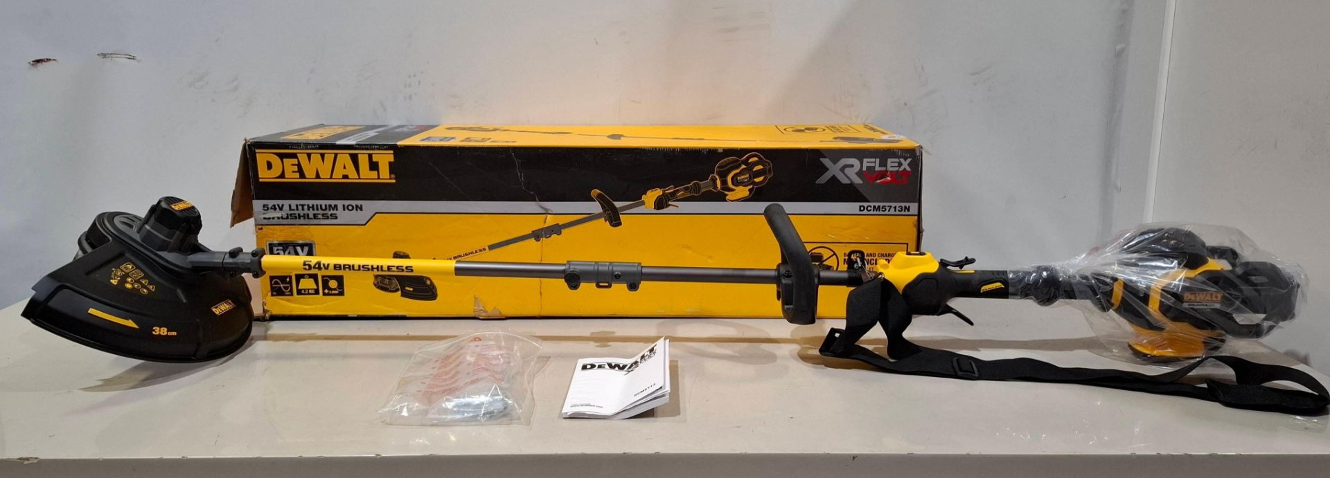 1 X BRAND NEW 54V XR FLEXVOLT 380MM STRING TRIMMER ​​​​​​​DCM5713N (BATTERY AND CHARGER NOT INCLUDED