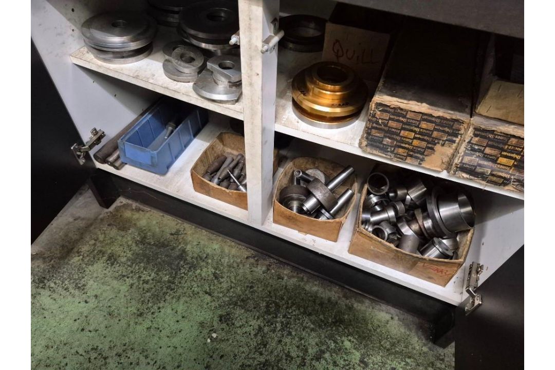 CONTENTS OF COUNTER TOP, SHELF, CUPBOARDS AND DRAWERS TO INCLUDE VARIOUS TOOLING, ACCESSORIES AND - Image 8 of 10