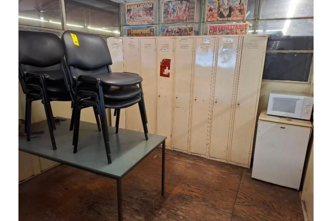 CONTENTS OF CANTEEN ROOM COMPRISING 2 X STEEL 4 SECTION PERSONAL LOCKERS, TABLE WITH 6: MATCHED CHAI - Image 2 of 3