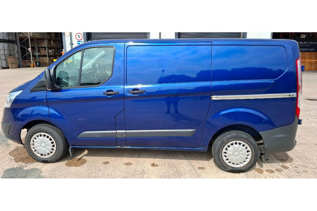 BLUE FORD TRANSIT CUSTOME 290 TREND DIESEL PANEL VAN - NO V5 - Image 8 of 13