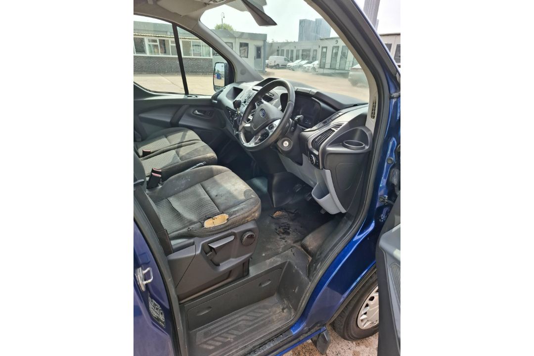BLUE FORD TRANSIT CUSTOME 290 TREND DIESEL PANEL VAN - NO V5 - Image 11 of 13