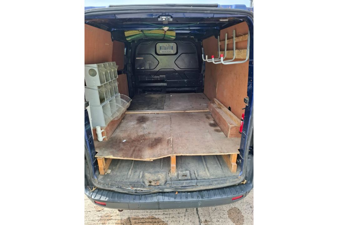 BLUE FORD TRANSIT CUSTOME 290 TREND DIESEL PANEL VAN - NO V5 - Image 9 of 13