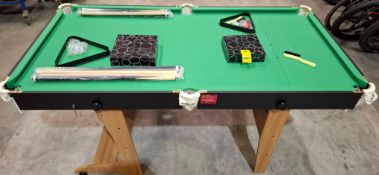 1 X BRAND NEW PRE - BUILT 6FT RILEY SNOOKER TABLE WITH ALL SNOOKER TABLE ACCESSORIES - SNOOKER CUE'S