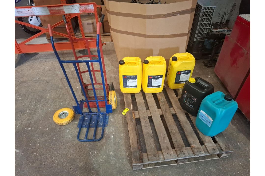 7 X MIXED LOT TO INCLUDE 3 X PENNINE LUBRICANTS YELLOW CONTAINERS OF HYDRASLIDE OIL 32 , SLIDEWAY OI - Image 1 of 2