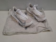 1 X BRAND NEW PAIR OF UNISEX NIKE AIR ZOOM ALPHAFLY 3 ROAD RACING SHOES IN METALLIC SILVER IN SIZE