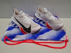 1 X BRAND NEW PAIR OF UNISEX NIKE AIR ZOOM ALPHAFLY 3 ROAD RACING SHOES IN WHITE / BLUE IN SIZE UK 8
