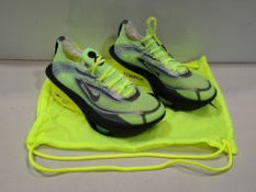 1 X BRAND NEW PAIR OF UNISEX NIKE AIR ZOOM ALPHAFLY 3 ROAD RACING SHOES IN GREEN / BLACK IN SIZE UK