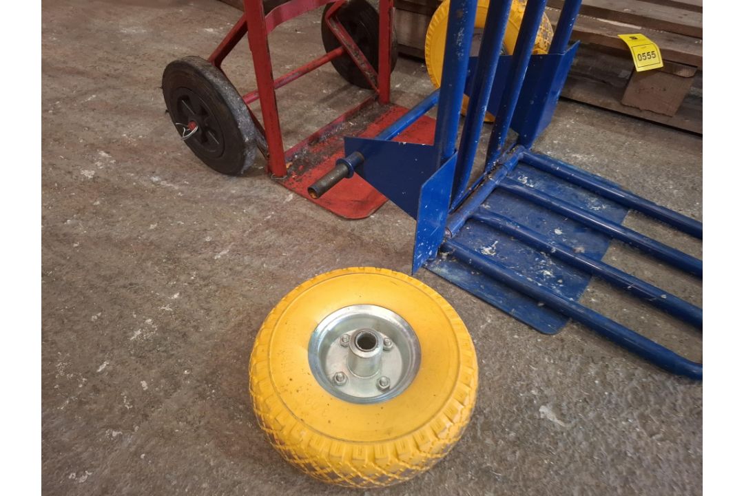 7 X MIXED LOT TO INCLUDE 3 X PENNINE LUBRICANTS YELLOW CONTAINERS OF HYDRASLIDE OIL 32 , SLIDEWAY OI - Image 2 of 2
