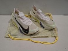 1 X BRAND NEW PAIR OF UNISEX NIKE AIR ZOOM ALPHAFLY 3 ROAD RACING SHOES IN SEQUOA / ULTRALIME
