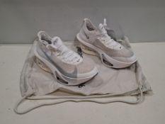 1 X BRAND NEW PAIR OF UNISEX NIKE AIR ZOOM ALPHAFLY 3 ROAD RACING SHOES IN METALLIC SILVER IN SIZE