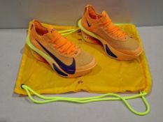 1 X BRAND NEW PAIR OF UNISEX NIKE AIR ZOOM ALPHAFLY 3 ROAD RACING SHOES IN LASER ORANGE IN SIZE UK 6