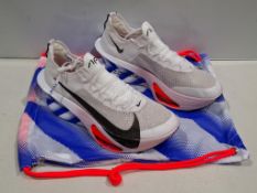 1 X BRAND NEW PAIR OF UNISEX NIKE AIR ZOOM ALPHAFLY 3 ROAD RACING SHOES IN WHITE / BLUE IN SIZE