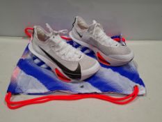 1 X BRAND NEW PAIR OF UNISEX NIKE AIR ZOOM ALPHAFLY 3 ROAD RACING SHOES IN WHITE / BLUE IN SIZE UK 7
