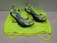 1 X BRAND NEW PAIR OF UNISEX NIKE AIR ZOOM ALPHAFLY 3 ROAD RACING SHOES IN GREEN / BLACK IN SIZE UK