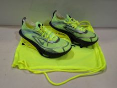 1 X BRAND NEW PAIR OF UNISEX NIKE AIR ZOOM ALPHAFLY 3 ROAD RACING SHOES IN GREEN / BLACK IN SIZE UK