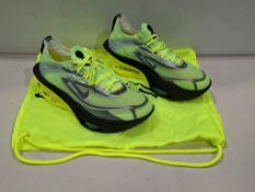 1 X BRAND NEW PAIR OF UNISEX NIKE AIR ZOOM ALPHAFLY 3 ROAD RACING SHOES IN GREEN / BLACK IN SIZE UK