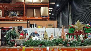 FULL BAY OF MIXED CHRISTMAS LOT TO INCLUDE PREMIER ANIMATED SINGING AND DANCING NORBERT CHRISTMAS
