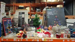 FULL BAY OF MIXED CHRISTMAS LOT TO INCLUDE 1.2M TWINKLING LIGHT SCULPTURE ,1.5M BROWN FLOCKED WILLOW