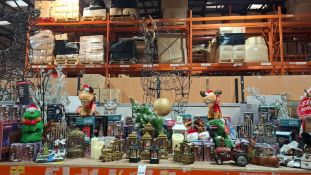 FULL BAY OF MIXED CHRISTMAS LOT TO INCLUDE CHRISTMAS GLITTER WATER SPINNER LANTERNS , ANIMATED ROODY