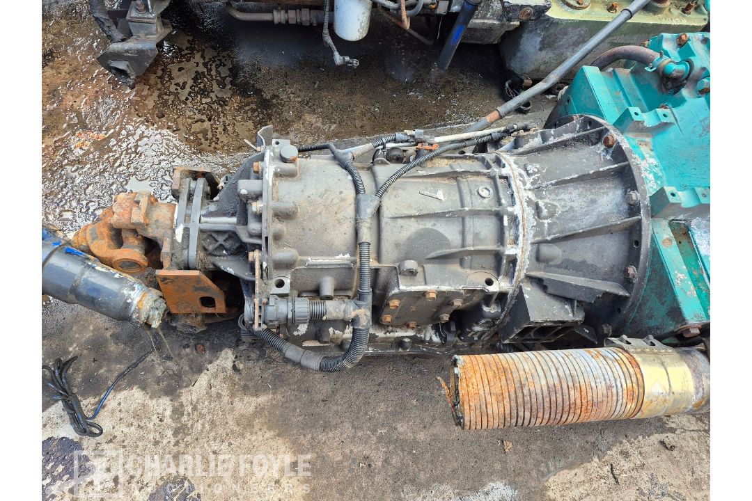 Cummins 6cyl Diesel Engine & Gearbox