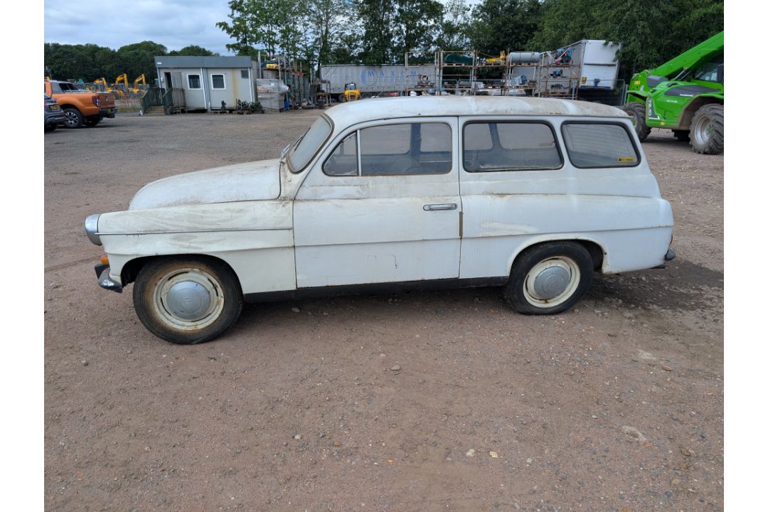 c.1970 SKODA Octavia Combi 1221cc petrol CAR  Reg. No. ELF 637J (expired)   An unusual UK specificat - Image 3 of 44