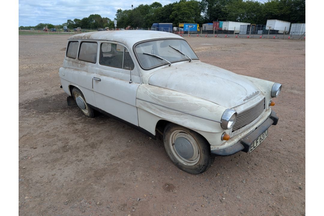 c.1970 SKODA Octavia Combi 1221cc petrol CAR  Reg. No. ELF 637J (expired)   An unusual UK specificat - Image 8 of 44