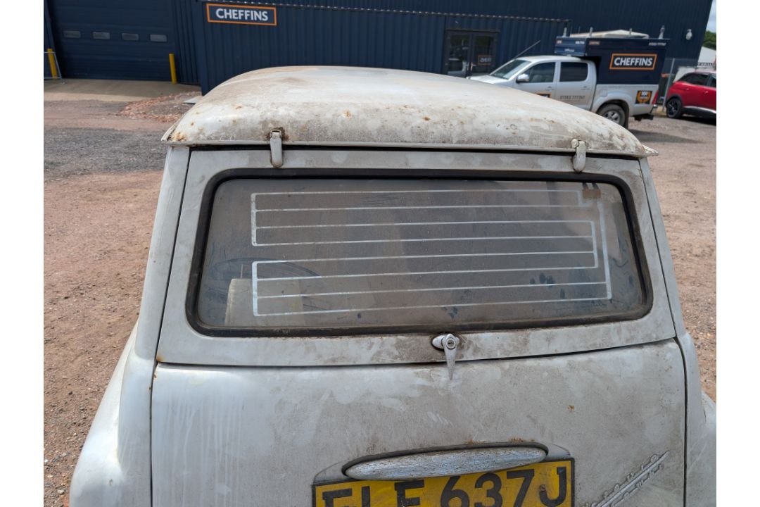 c.1970 SKODA Octavia Combi 1221cc petrol CAR  Reg. No. ELF 637J (expired)   An unusual UK specificat - Image 36 of 44