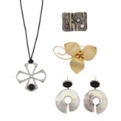 A collection of jewellery
