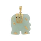 A jade elephant pendant Yellow metal